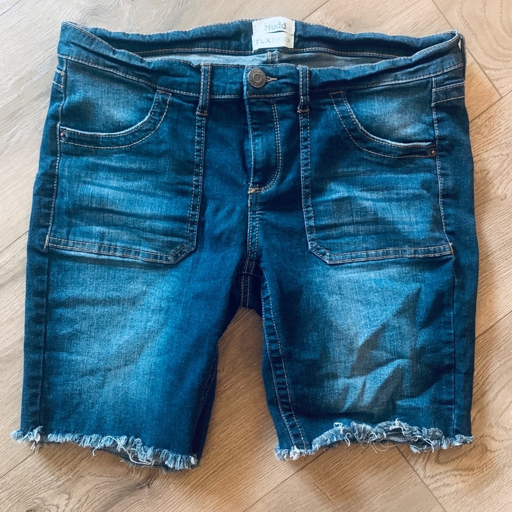 🍁5 for 20!🍁 MUDD Size 15 Bermuda Shorts